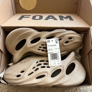 YZY YEEZY FOAM RUNNERS TAN